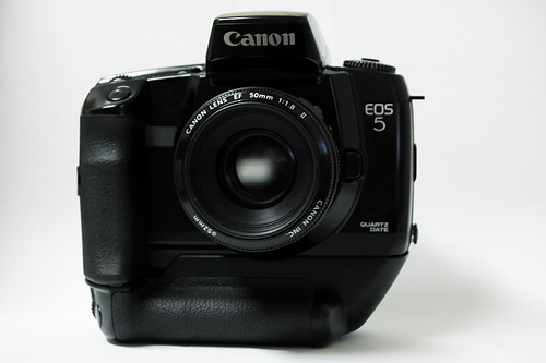 Canon EOS 5 + VG-10