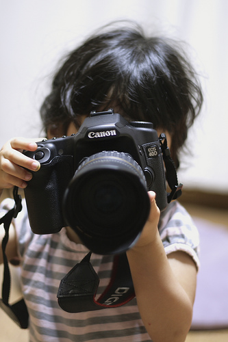 An infant photographer