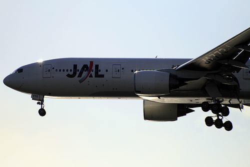 JAL Landing RJTT 16L