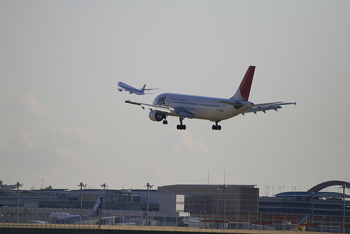 JAL Landing & ANA Takeoff