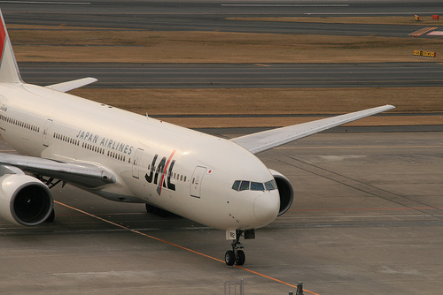 JAL B777