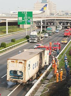 首都高速湾岸線でトレーラー火災（時事通信社）（時事通信） - Yahoo!ニュ